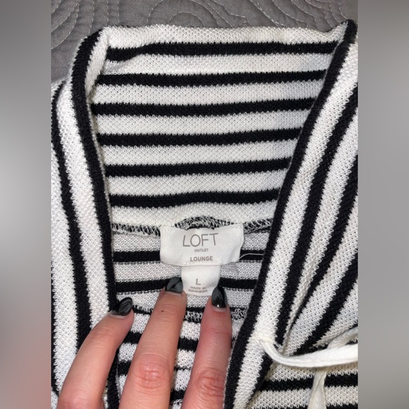 Ann Taylor Loft Lounge Pullover - Picture 2 of 4